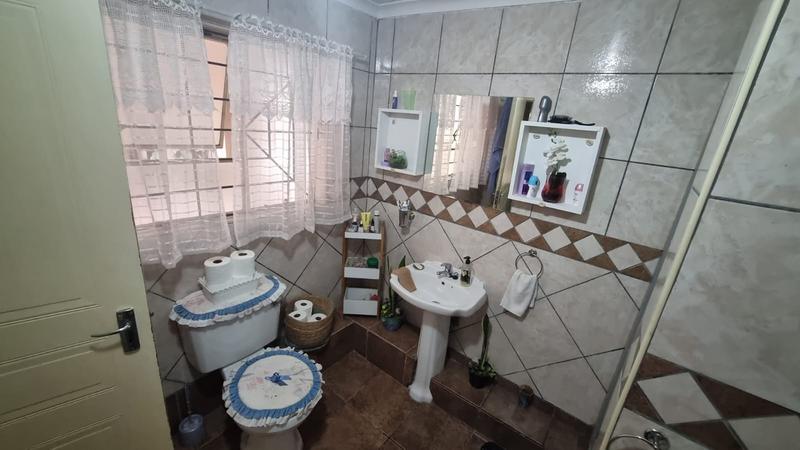 2 Bedroom Property for Sale in Vaalpark Free State
